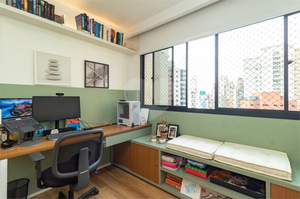 Apartamento à venda com 3 quartos, sendo 1 suíte, em Moema, São Paulo, SP