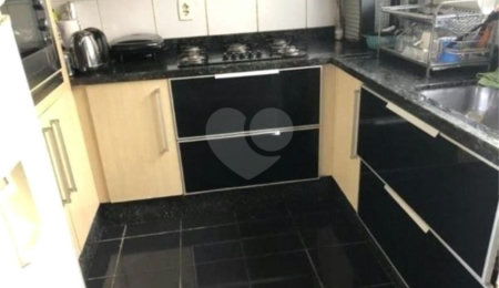 Casa de Vila à venda com 3 quartos em Vila Curuçá, São Paulo, SP