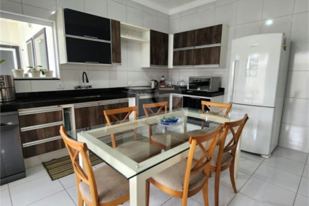 Casa à venda com 4 quartos, sendo 2 suítes, no condomínio Ibiti Royal Park, Sorocaba - SP