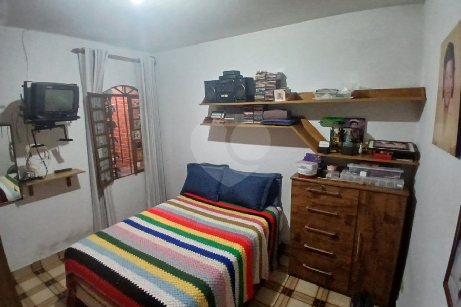 Casa Térrea à venda com 4 quartos, sendo 1 suíte, em Vila Mazzei, São Paulo, SP