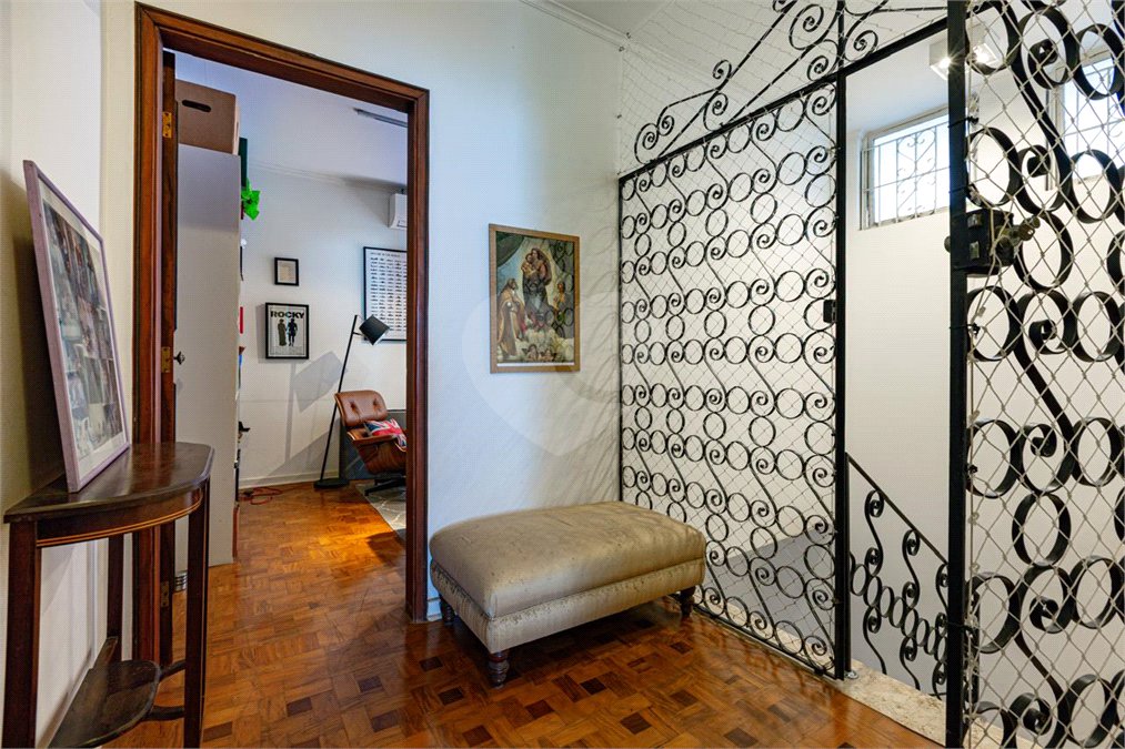 Sobrado à venda com 3 quartos, sendo 1 suíte, em Alto da Boa Vista, São Paulo, SP