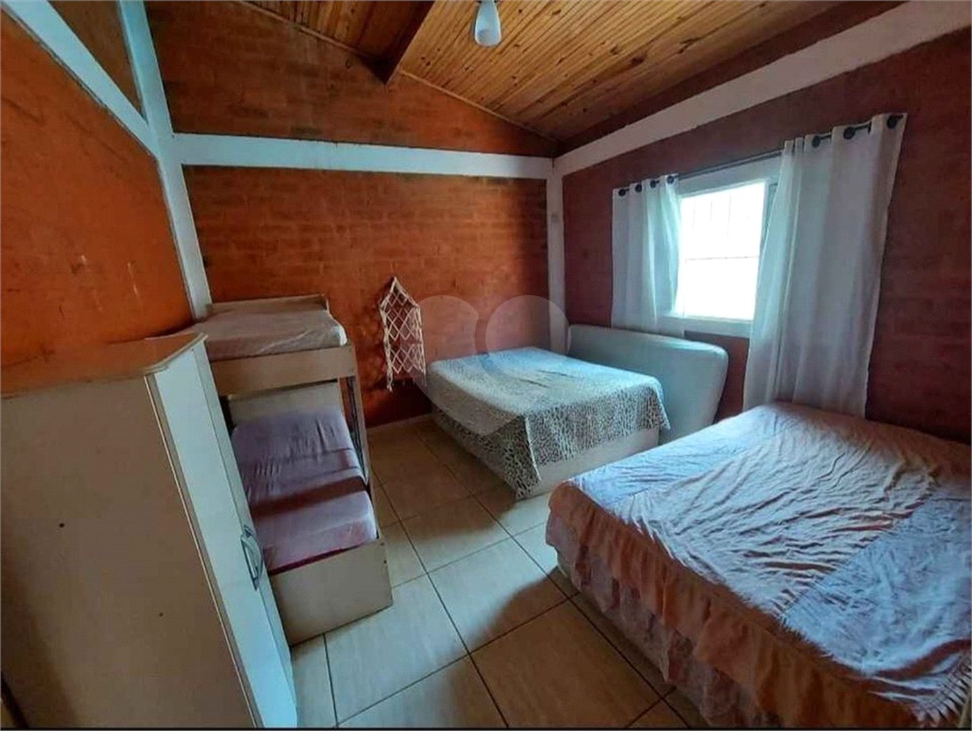 Casa à venda com 4 quartos, sendo 3 suítes,  no Centro, Bom Jesus dos Perdões, SP