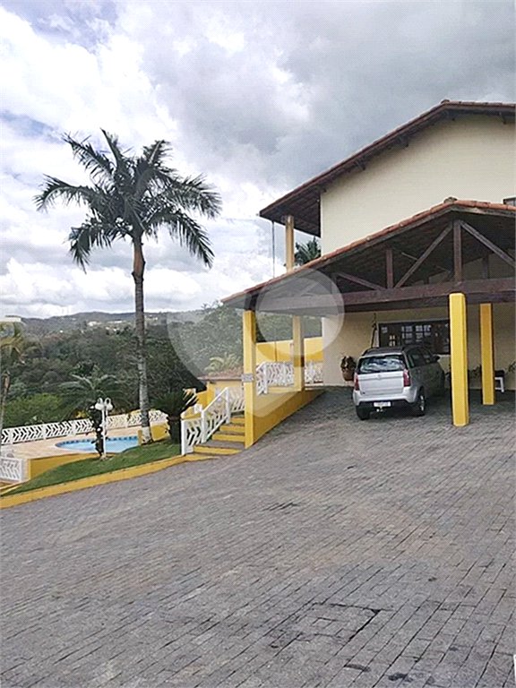 Casa à venda com 4 quartos, sendo 3 suítes, em Luiz Fagundes, Mairiporã, SP