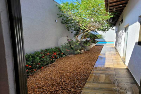 Casa à venda com 3 quartos, sendo 1 suíte,  em Jardim Jóquei Clube, Ribeirão Preto, SP