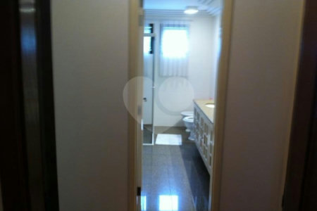 Apartamento à venda com 4 suítes em Real Parque, São Paulo, SP