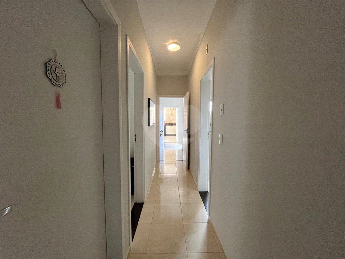 Casa à venda com 3 quartos, sendo 1 suíte, no condomínio Villa Suiça, Sorocaba - SP