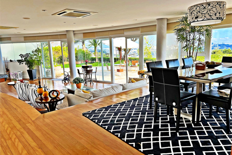 Casa à venda com 4 suítes no condomínio Residencial Jd. Ibiratiba, São Paulo - SP