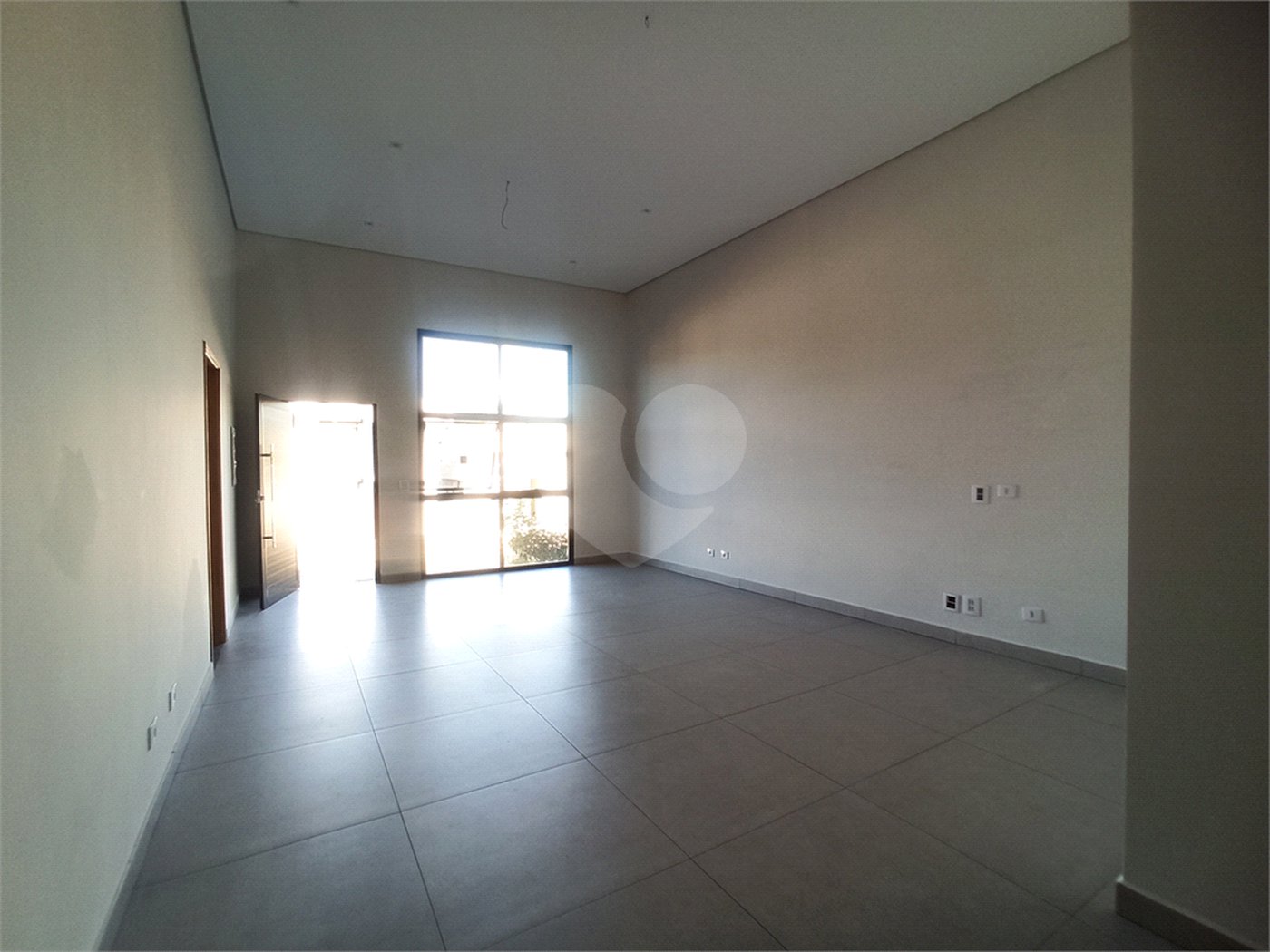 Casa à venda com 3 quartos, sendo 1 suíte, no condomínio Buona Vita, Atibaia - SP