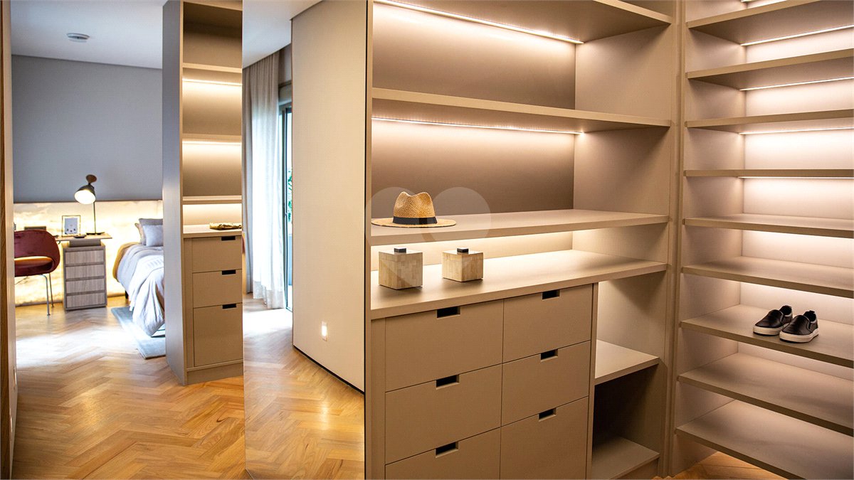 Apartamento à venda com 4 suítes em Vila Romana, São Paulo, SP