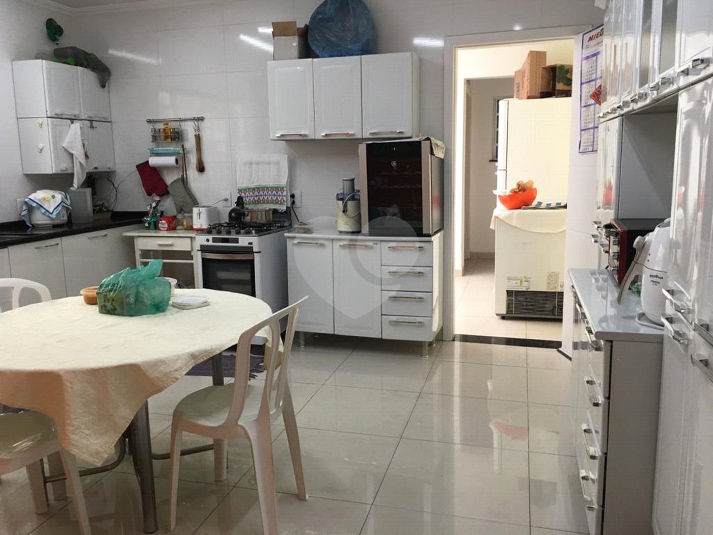 Sobrado à venda com 4 quartos, sendo 3 suítes,  em Tremembé, São Paulo, SP