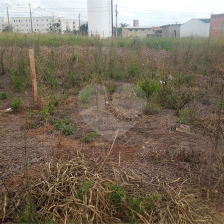 Lote no Jardim do Bosque, aceita financiamento ou aquisição de terreno e construção