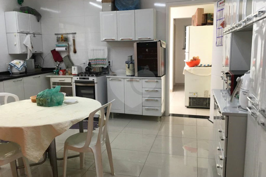 Sobrado à venda com 4 quartos, sendo 3 suítes,  em Tremembé, São Paulo, SP