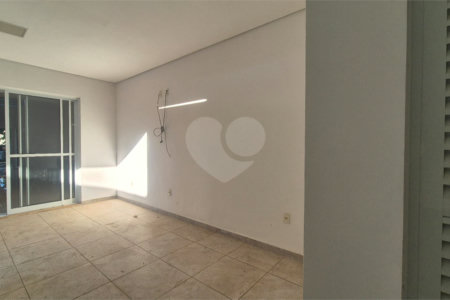 Casa à venda com 3 quartos, sendo 1 suíte, no condomínio Lago da Serra, Araçoiaba da Serra - SP