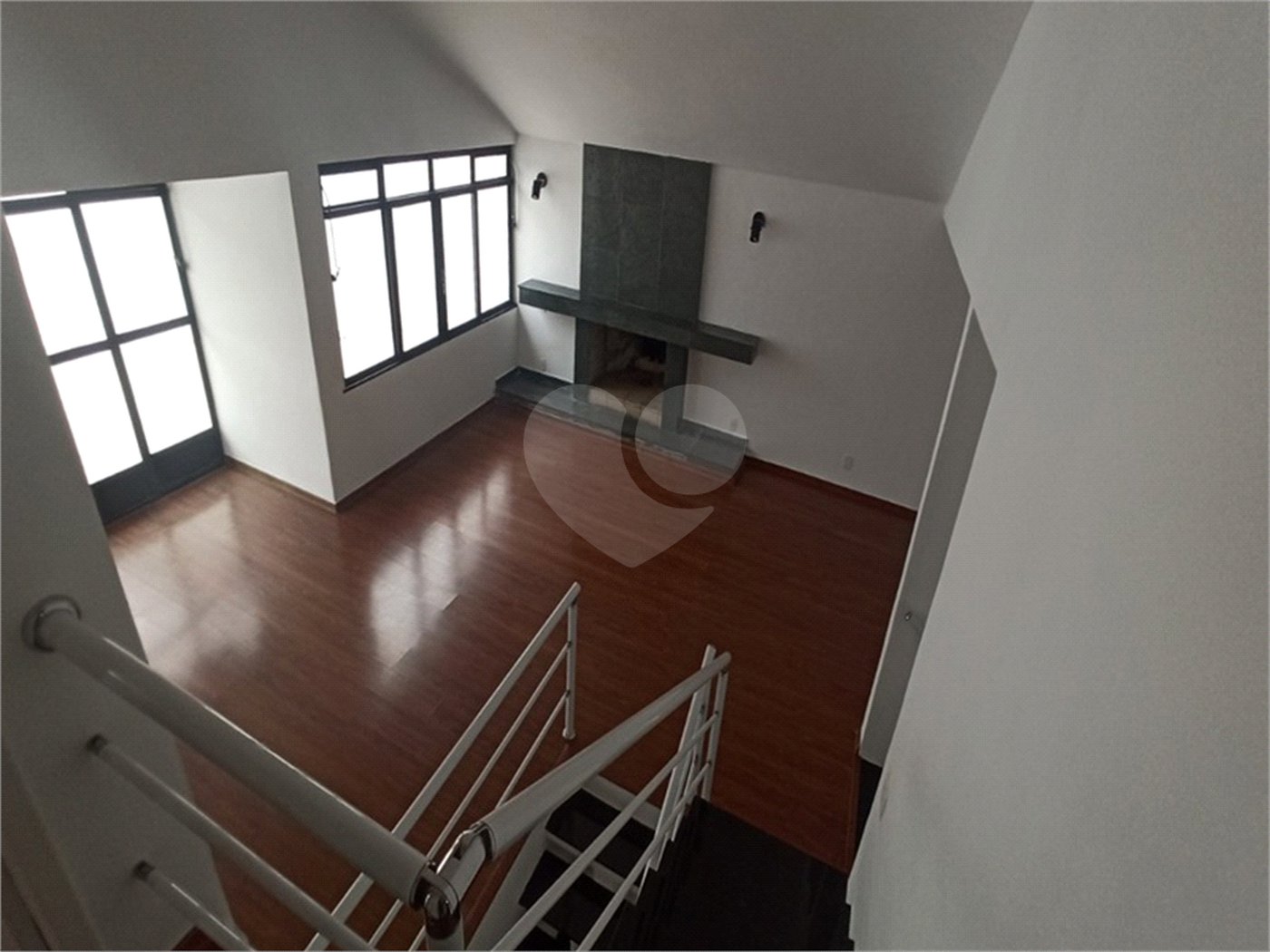 Sobrado para alugar com 3 quartos, sendo 1 suíte,  em Vila Oliveira, Mogi das Cruzes, SP