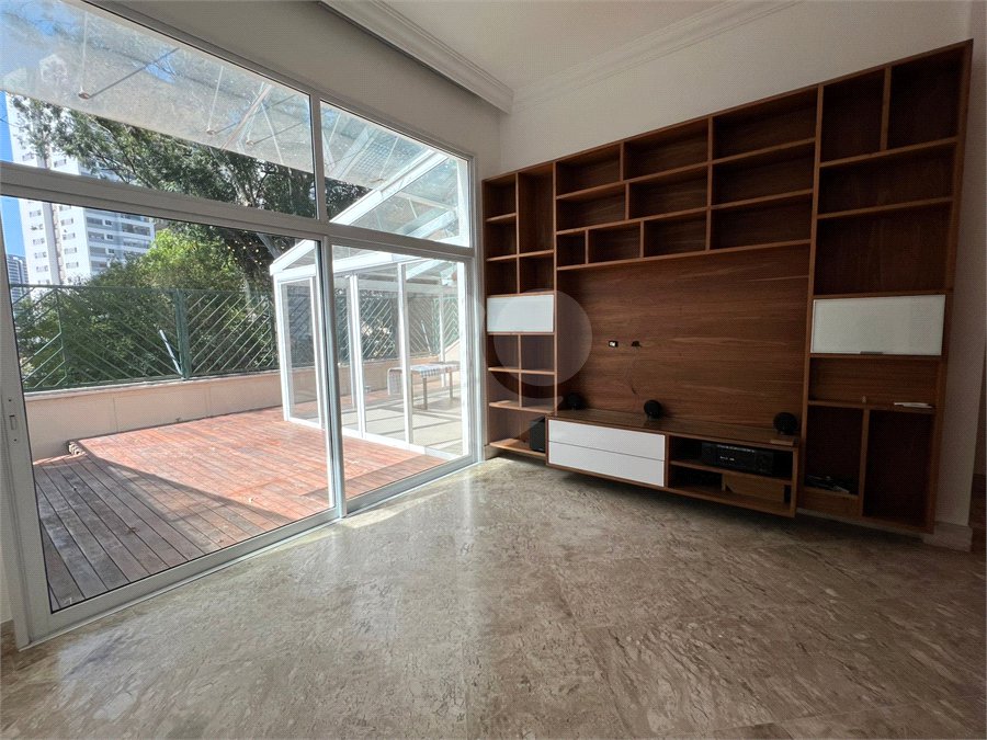 Casa para alugar com 3 quartos, sendo 1 suíte, no condomínio Res Villeneuve, São Paulo - SP