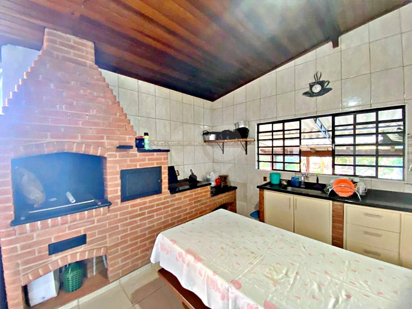 Chácara à venda com 3 quartos, sendo 1 suíte,  em Monterrey, Louveira, SP