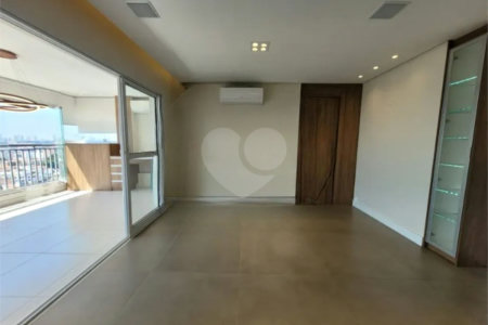 Apartamento à venda com 3 quartos, sendo 2 suítes, em Cambuci, São Paulo, SP