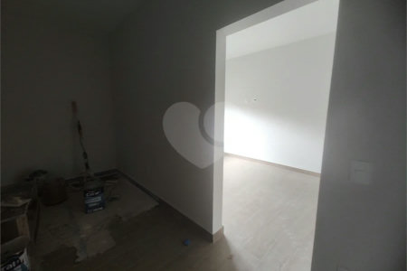 Casa exclusiva em Atibaia de alto padrão com 3 suítes, piscina, espaço gourmet, condomínio fechado, aceita financiamento