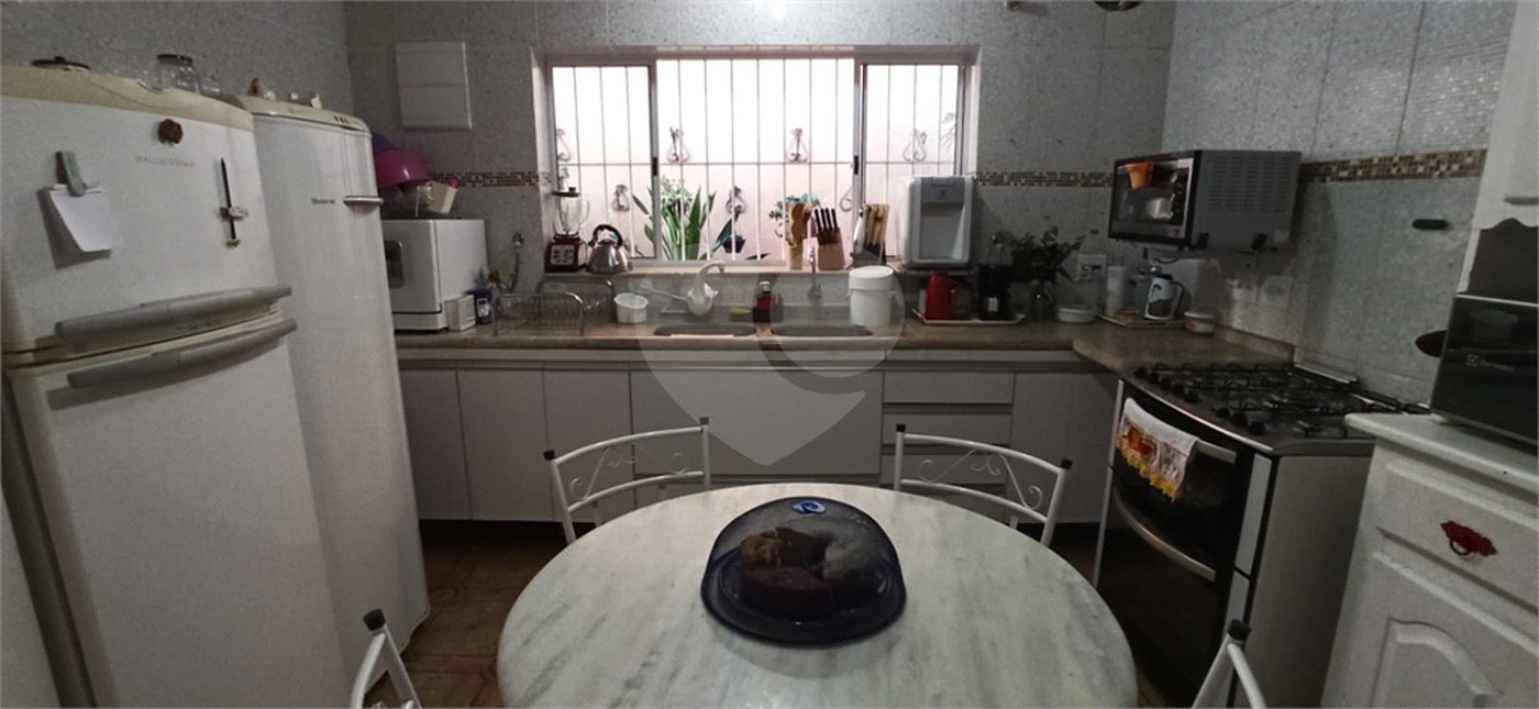 Casa Térrea à venda com 3 quartos, sendo 2 suítes, em Vila Irmãos Arnoni, São Paulo, SP