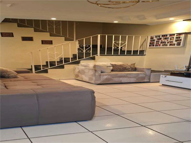 Sobrado à venda com 2 quartos, sendo 1 suíte,  em Vila Nova Cachoeirinha, São Paulo, SP
