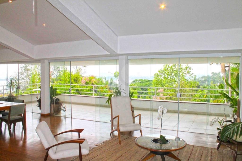Casa à venda com 3 quartos, sendo 1 suíte, em Guarapiranga, São Paulo, SP