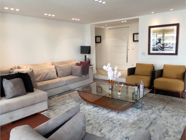 Apartamento à venda com 4 quartos, sendo 2 suítes,  em Santana, São Paulo, SP