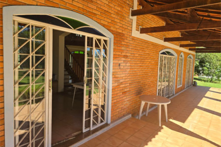 Chácara à venda com 4 quartos, sendo 1 suíte, em Cercadinho, Alambari, SP