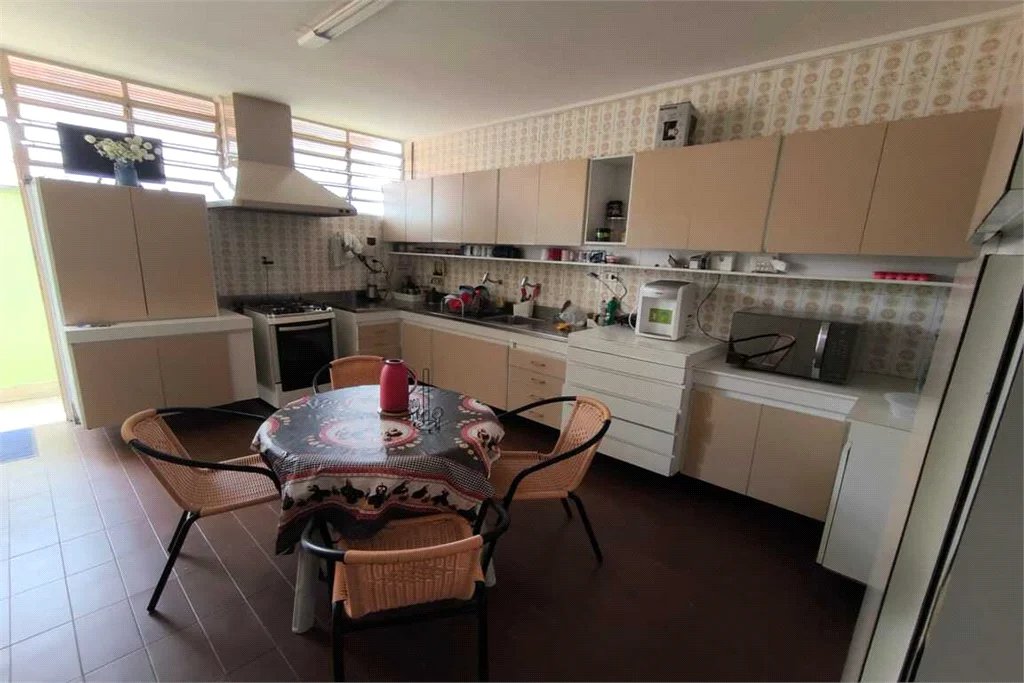 Casa à venda com 5 quartos, sendo 3 suítes, em Brooklin Paulista, São Paulo, SP