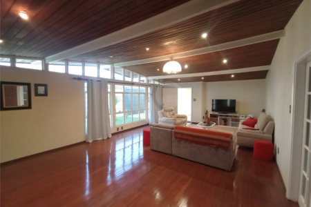 Casa à venda com 4 quartos, sendo 3 suítes,  no Centro, Itapetininga, SP