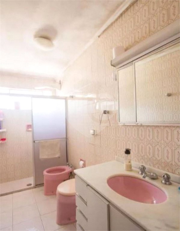Sobrado à venda com 6 quartos, sendo 1 suíte, em Parque Maria Helena, São Paulo, SP
