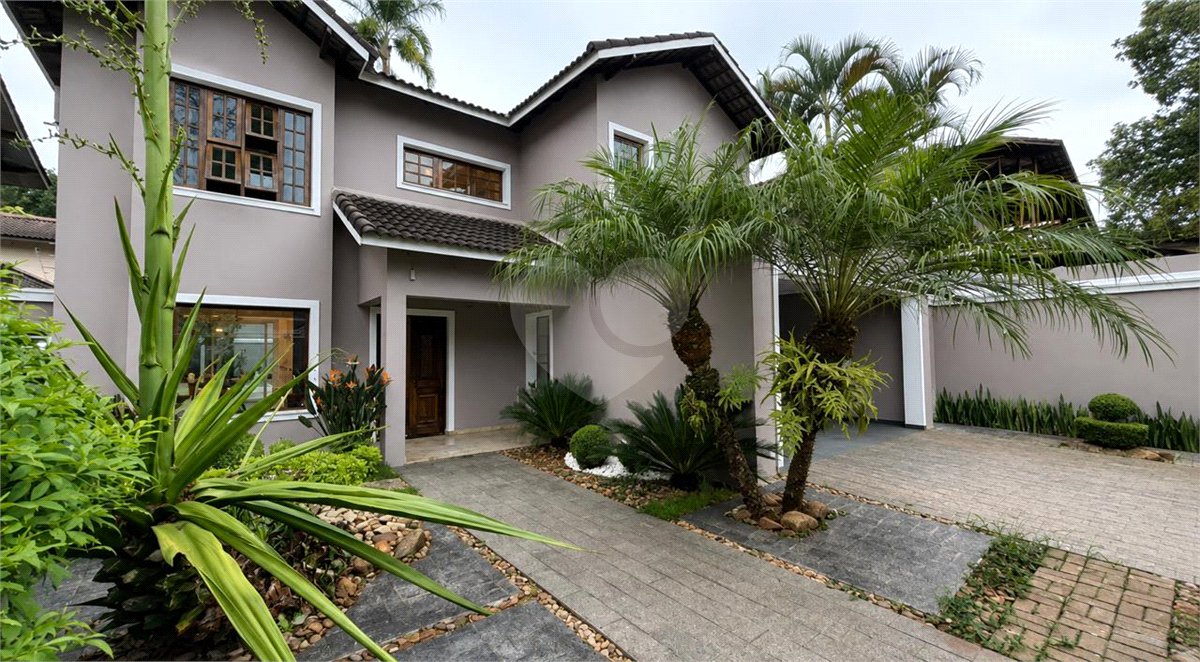 Casa à venda com 4 quartos, sendo 2 suítes, em Interlagos, São Paulo, SP
