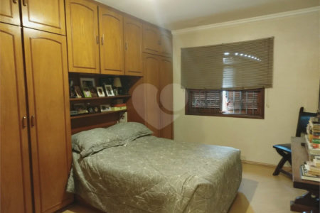 Sobrado à venda com 3 quartos, sendo 1 suíte, em Vila Matias, São Paulo, SP