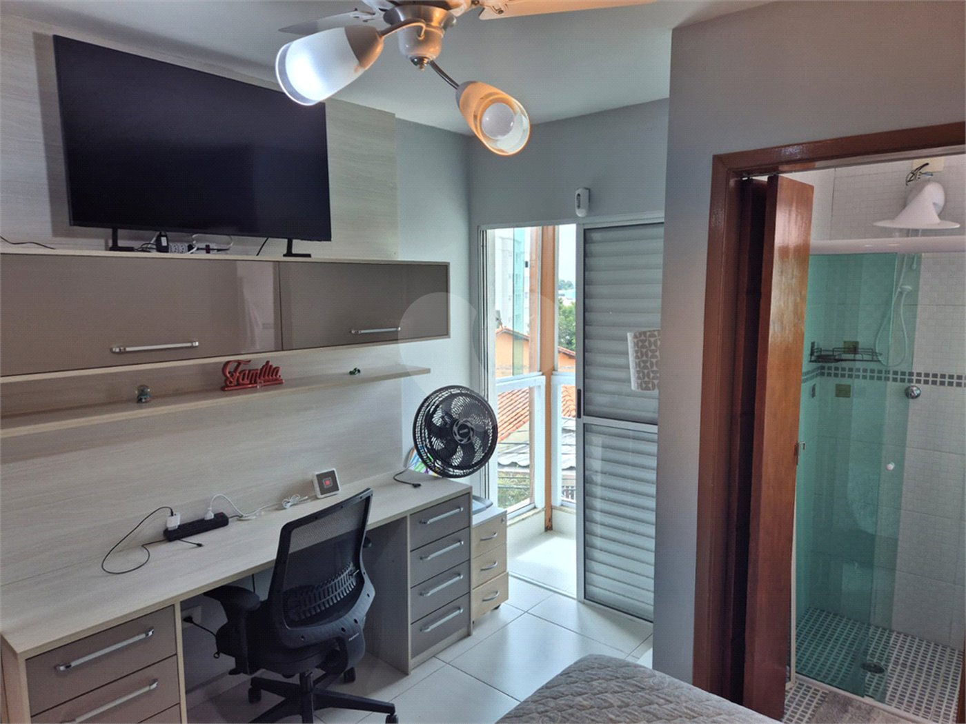 Sobrado à venda com 2 quartos, sendo 1 suíte, em Vila Nivi, São Paulo, SP