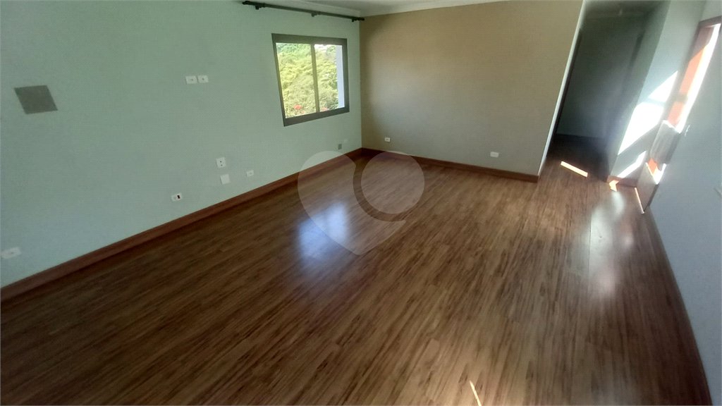 Sobrado à venda com 4 quartos, sendo 2 suítes, em Tremembé, São Paulo, SP