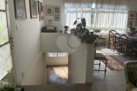 Casa à venda com 3 quartos, sendo 1 suíte, no condomínio Estância Marambaia, Vinhedo - SP