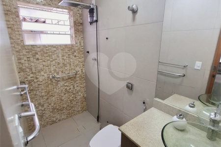 Sobrado à venda com 4 quartos, sendo 2 suítes, em Interlagos, São Paulo, SP
