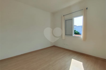 Casa de Vila à venda com 3 quartos, sendo 1 suíte, em Loteamento Jardim Morumbi, Atibaia, SP