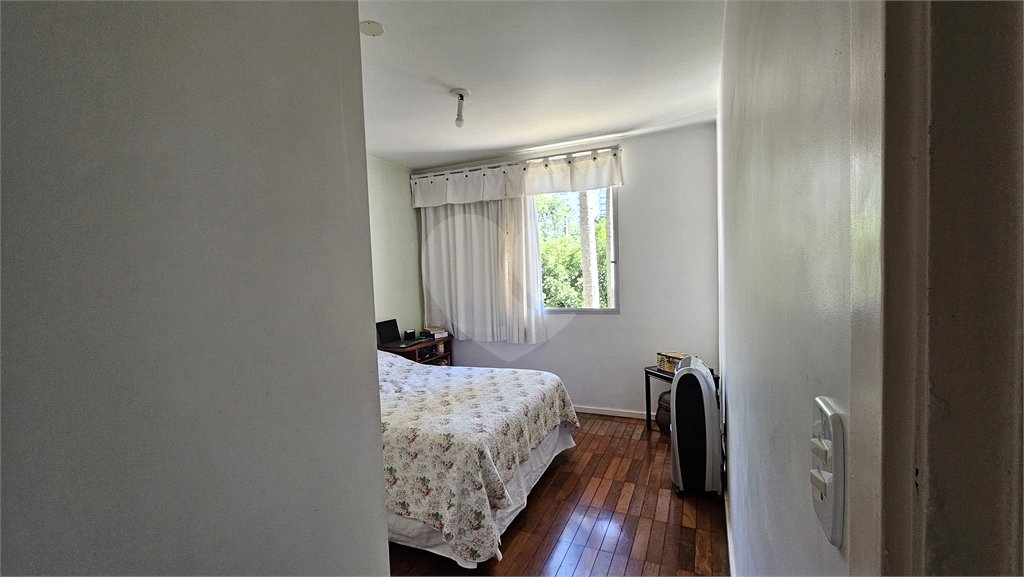 Apartamento à venda com 3 quartos, sendo 1 suíte, em Moema, São Paulo, SP