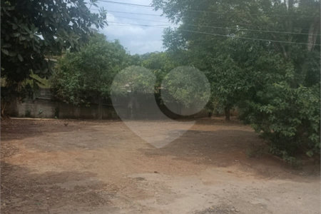 Terreno à venda com 1 suíte em Sítio Areião, São Paulo, SP