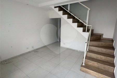 Casa à venda com 2 quartos no condomínio Carvalho Lagares, Poá - SP