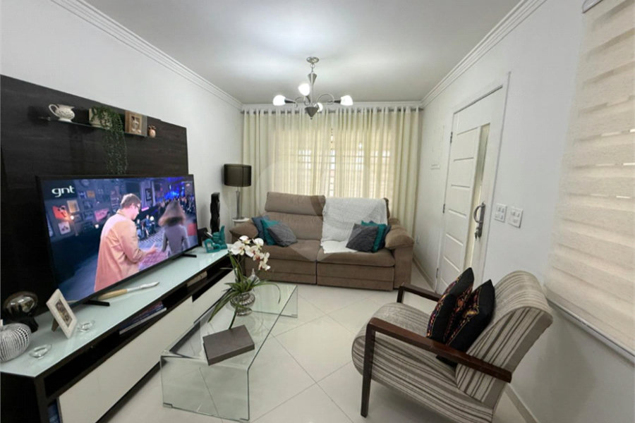 Sobrado à venda com 3 quartos, sendo 1 suíte, em Tremembé, São Paulo, SP