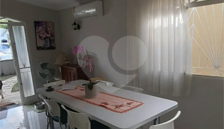 Casa à venda com 3 quartos, sendo 1 suíte, em Vila Helena, Atibaia, SP