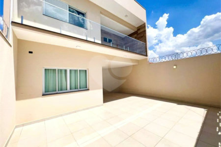 Sobrado à venda com 3 quartos, sendo 1 suíte,  em Residencial Jardim Nathália, Sorocaba, SP