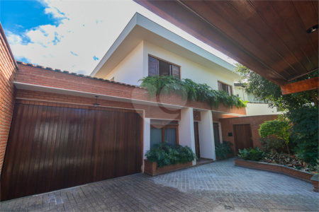 Sobrado à venda com 4 quartos, sendo 2 suítes, em Interlagos, São Paulo, SP