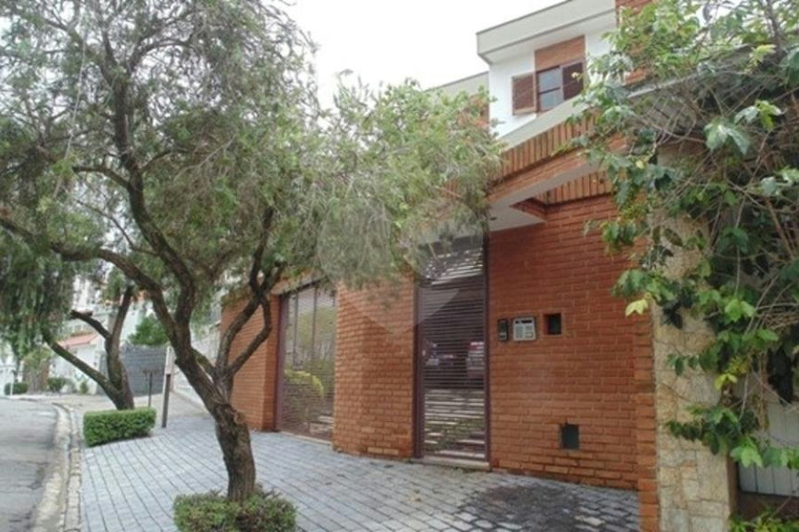Sobrado à venda com 4 quartos, sendo 3 suítes,  em Jardim Franca, São Paulo, SP