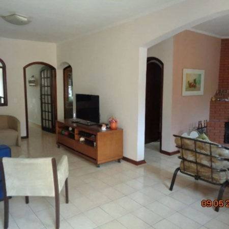 Casa Térrea à venda com 3 suítes em Ferreira, São Paulo, SP