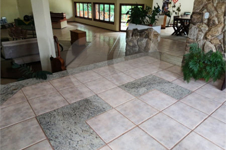 Chácara à venda com 4 quartos, sendo 3 suítes, em Pinheirinho, Vinhedo, SP