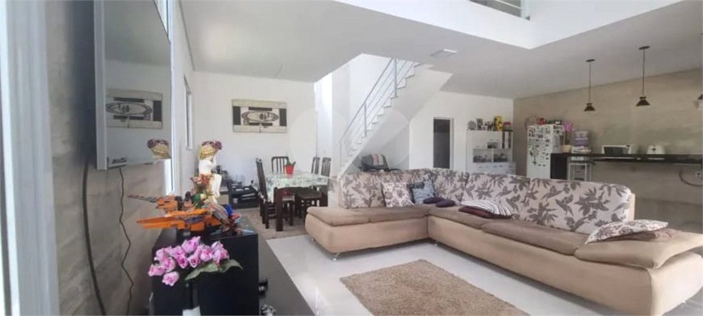 Casa à venda com 3 suítes no condomínio Villa D' Oro, Vinhedo - SP