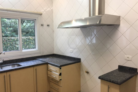 Casa à venda com 4 quartos, sendo 2 suítes, no condomínio Residencial Morumbi, São Paulo - SP