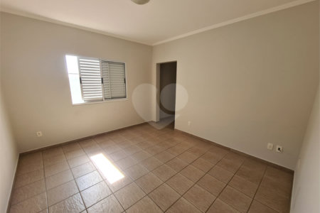 Casa à venda com 3 quartos, sendo 2 suítes, no condomínio Terras de São Francisco, Vinhedo - SP